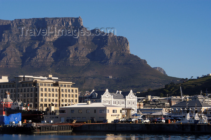 safrica191: South Africa - Waterfront, Table Mountain, Cape Town - photo by B.Cain - (c) Travel-Images.com - Stock Photography agency - Image Bank