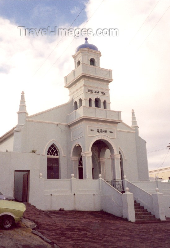 safrica28: South Africa - Cape Town: modest Mosque - Malay quarter (descendants of Batavian slaves) - photo by M.Torres - (c) Travel-Images.com - Stock Photography agency - Image Bank