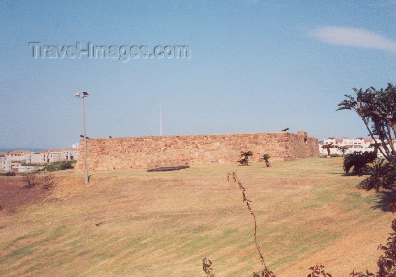 safrica32: Port Elizabeth / PLZ, Eastern Cape province, South Africa: Fort Frederick, named after the Duke of York - built in 1799 to defend the mouth of the Baakens River - the oldest British building in southern Africa - photo by M.Torres - (c) Travel-Images.com - Stock Photography agency - Image Bank