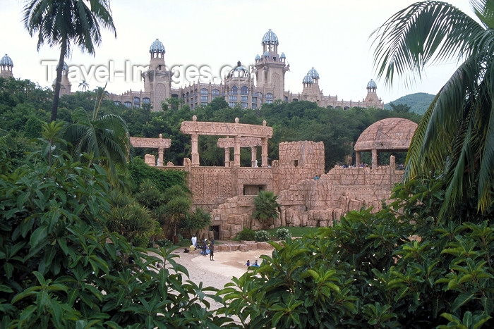 safrica61: South Africa - Sun City: general view of the resort - photo by R.Eime - (c) Travel-Images.com - Stock Photography agency - Image Bank
