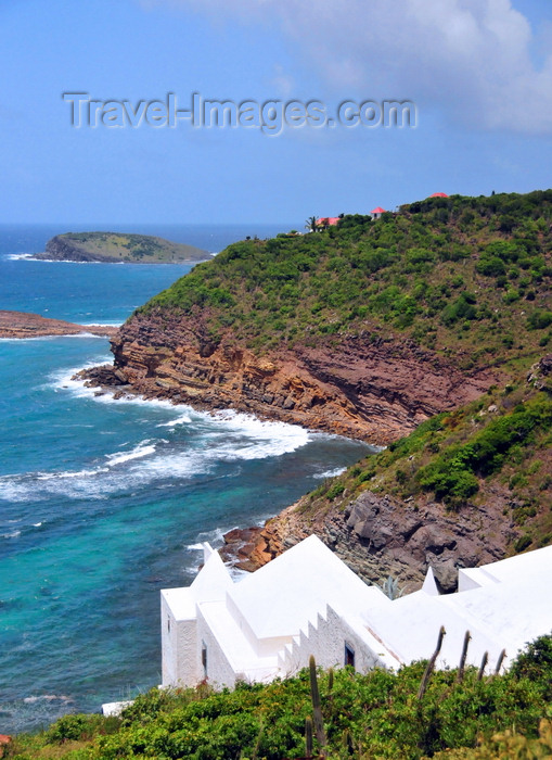 saint-barthelemy21: Pointe Mangin, St. Barts / Saint-Barthélemy: a cubist villa grows on the slope - photo by M.Torres - (c) Travel-Images.com - Stock Photography agency - Image Bank