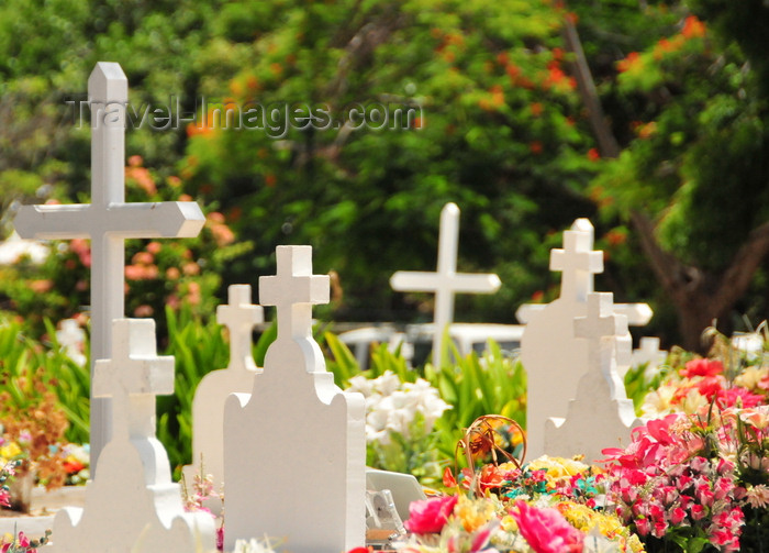 saint-barthelemy23: Lorient, St. Barts / Saint-Barthélemy: white-washed tomb-stones at the cemetery - photo by M.Torres - (c) Travel-Images.com - Stock Photography agency - Image Bank
