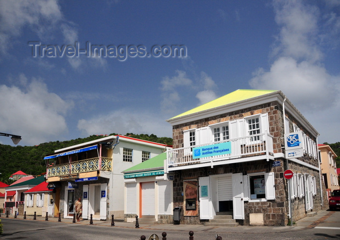 saint-barthelemy67: Gustavia, St. Barts / Saint-Barthélemy: Banque des Antille Françaises and Au Port restaurant - photo by M.Torres - (c) Travel-Images.com - Stock Photography agency - Image Bank