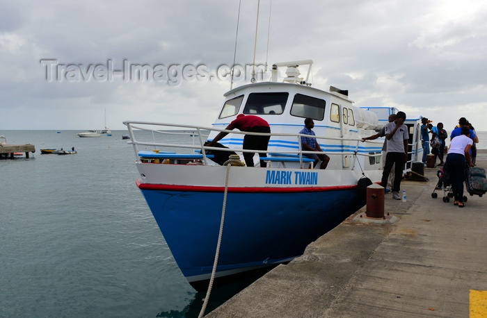 saint-kitts-nevis18: Basseterre, Saint Kitts island, Saint Kitts and Nevis: passengers board the Mark Twain ferry, leaving for Nevis - photo by M.Torres - (c) Travel-Images.com - Stock Photography agency - Image Bank