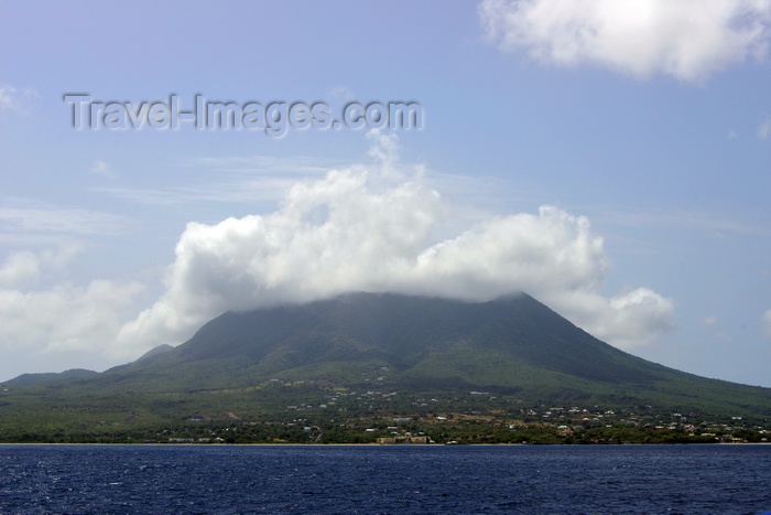saint-kitts-nevis37: Nevis island, St Kitts and Nevis: seen from the sea, Nevis Peak volcano with orographic clouds - West coast - photo by M.Torres - (c) Travel-Images.com - Stock Photography agency - Image Bank