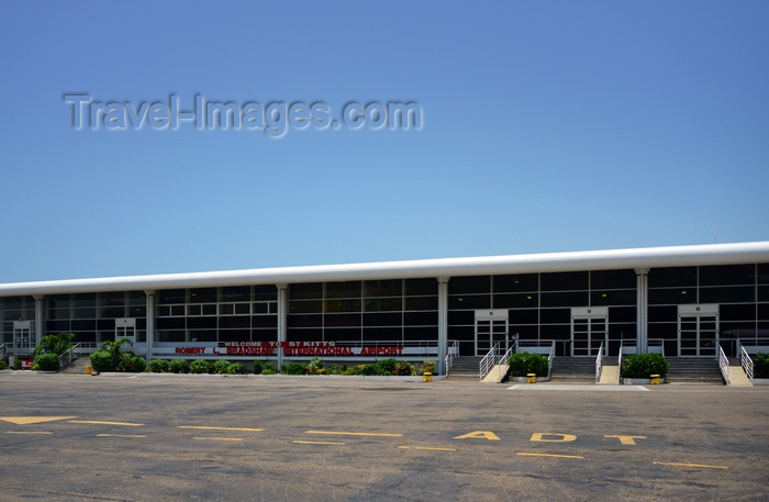 saint-kitts-nevis4: Basseterre, Saint Kitts island, Saint Kitts and Nevis: terminal building of the Robert L. Bradshaw Airport - air side - photo by M.Torres - (c) Travel-Images.com - Stock Photography agency - Image Bank