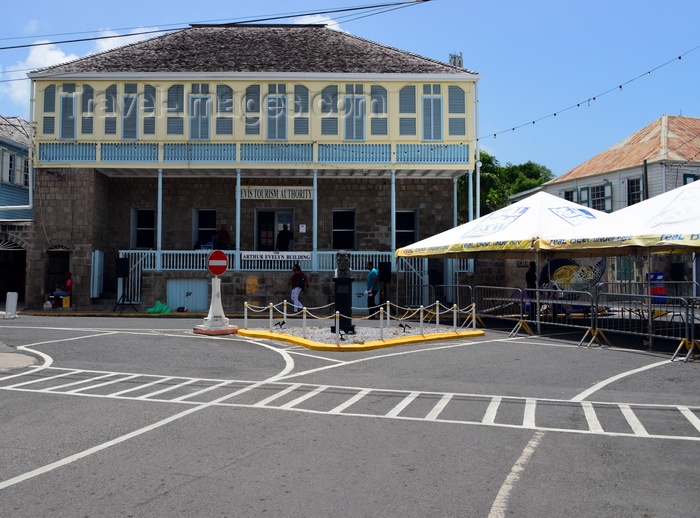 saint-kitts-nevis49: Charlestown, Nevis, St Kitts and Nevis: Nevis Tourism Authority building and the bust of first premier of the island, Sir Simeon Daniel - photo by M.Torres - (c) Travel-Images.com - Stock Photography agency - Image Bank