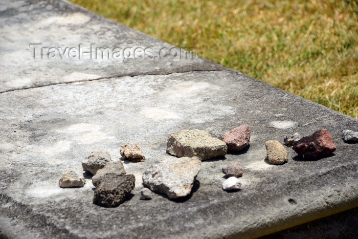 saint-kitts-nevis59: Charlestown, Nevis, St Kitts and Nevis: Nevis Jewish Cemetery - 17th century Portuguese-Jewish grave and stones left by visitors - photo by M.Torres - (c) Travel-Images.com - Stock Photography agency - Image Bank