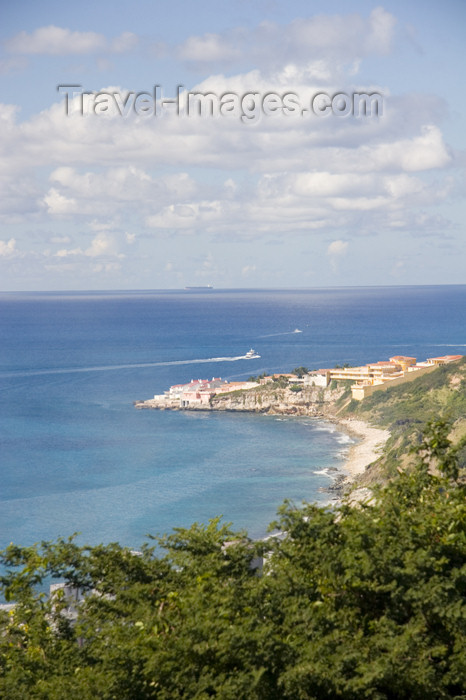 saint-martin12: Sint-Maarten / Saint Martin - Cole Bay: western end - Dutch West Indiies - photo by D.Smith  - (c) Travel-Images.com - Stock Photography agency - Image Bank