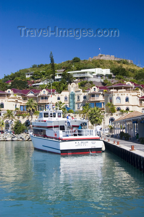 saint-martin14: Saint Martin - Marigot: boat and Fort Louis - photo by D.Smith - (c) Travel-Images.com - Stock Photography agency - Image Bank