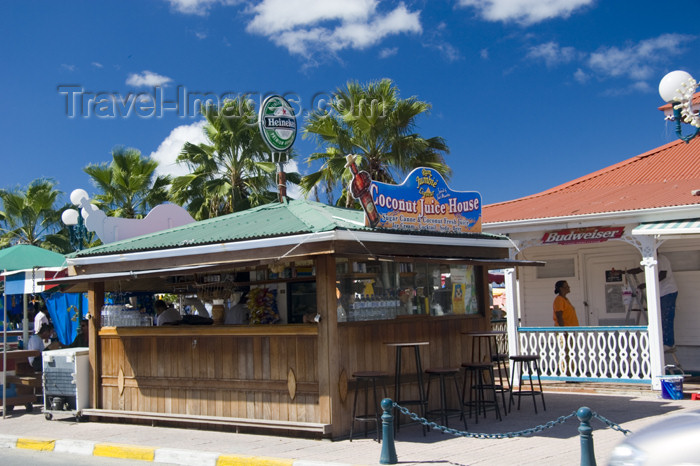 saint-martin18: Saint Martin: Coconut Juice House - photo by D.Smith - (c) Travel-Images.com - Stock Photography agency - Image Bank