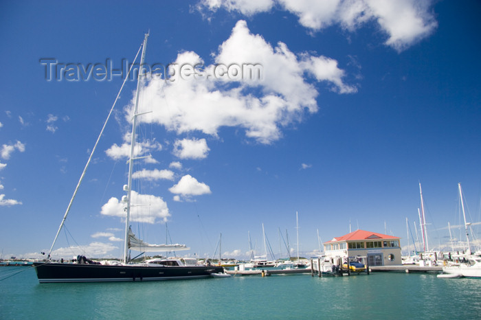 saint-martin20: Saint Martin - Marigot: Fort Louis marina - yacht - photo by D.Smith - (c) Travel-Images.com - Stock Photography agency - Image Bank