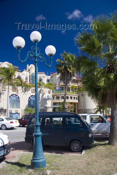 saint-martin26: Saint Martin: illumination - lamp post - photo by D.Smith - (c) Travel-Images.com - Stock Photography agency - Image Bank