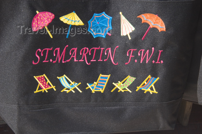 saint-martin29: Saint Martin - Marigot: T-shirt - beach umbrellas and deck chairs - photo by D.Smith - (c) Travel-Images.com - Stock Photography agency - Image Bank