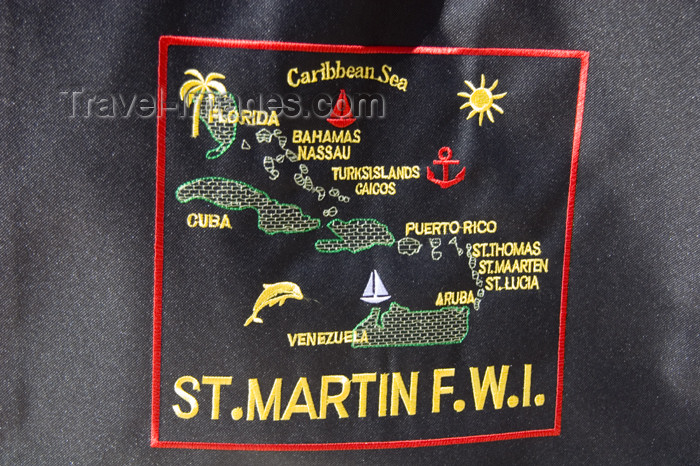 saint-martin30: Saint Martin - Marigot: T-shirt - Caribbean map - photo by D.Smith - (c) Travel-Images.com - Stock Photography agency - Image Bank