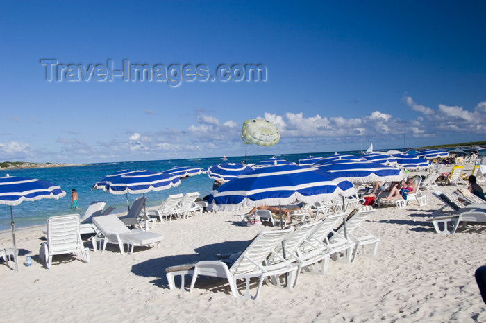 saint-martin38: St. Martin - Orient Beach: beach chairs - photo by D.Smith - (c) Travel-Images.com - Stock Photography agency - Image Bank