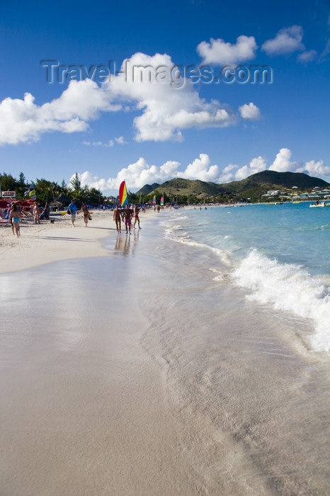 saint-martin42: St. Martin - Orient Beach: Caribbean water - photo by D.Smith - (c) Travel-Images.com - Stock Photography agency - Image Bank