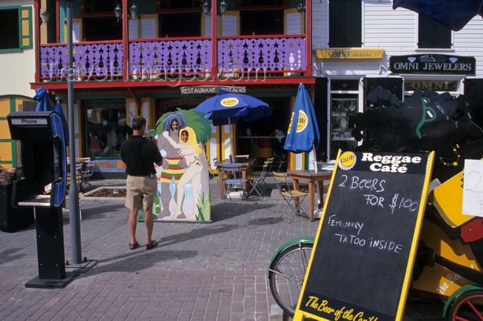 saint-martin51: Philipsburg, Sint Maarten, Netherlands Antilles: tourists and shops in the town centre, Leeward islands, Caribbean - photo by S.Dona' - (c) Travel-Images.com - Stock Photography agency - Image Bank