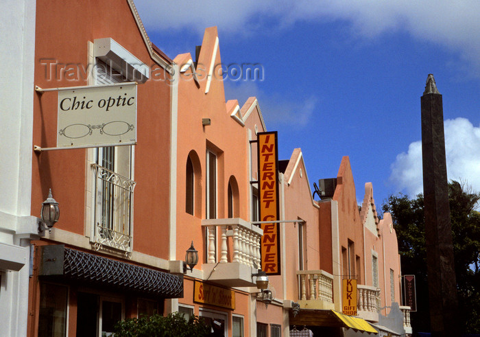 saint-martin52: Philipsburg, Sint Maarten, Netherlands Antilles: commercial street - façades - Front Street - photo by S.Dona' - (c) Travel-Images.com - Stock Photography agency - Image Bank
