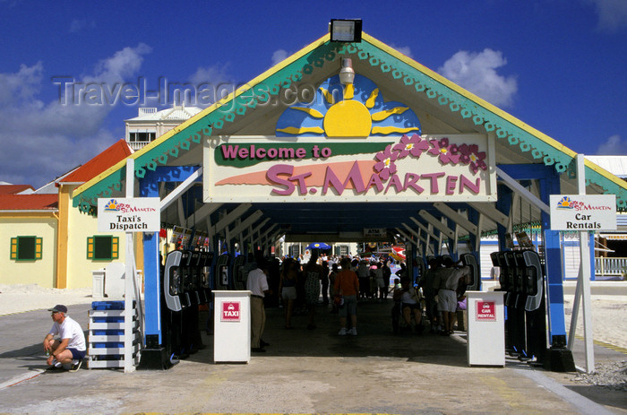 saint-martin53: Philipsburg, Sint Maarten, Netherlands Antilles: facilities for arriving cruise passengers - photo by S.Dona' - (c) Travel-Images.com - Stock Photography agency - Image Bank