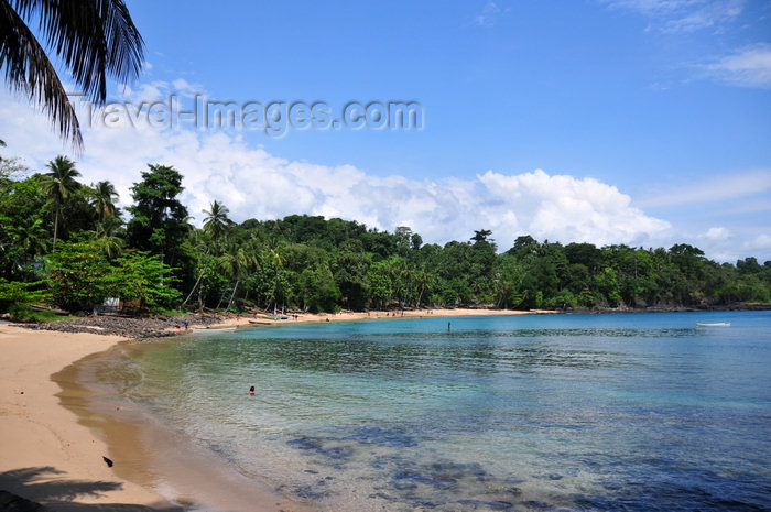 sao-tome110: Santana, Cantagalo district, São Tomé and Prícipe / STP: quite beach and tropical vegetation - Hotel Club Santana Resort / praia tranquila e vegetação tropical - photo by M.Torres - (c) Travel-Images.com - Stock Photography agency - Image Bank