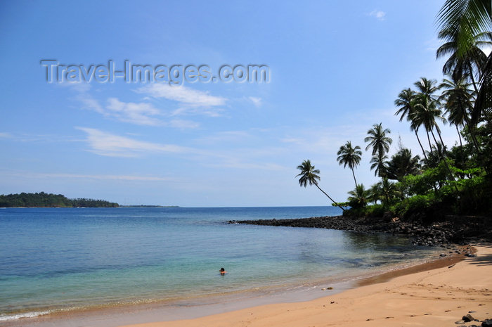 sao-tome113: Santana, Cantagalo district, São Tomé and Prícipe / STP: beach and Santana cove - Hotel Club Santana Resort / Enseada de Santana - photo by M.Torres - (c) Travel-Images.com - Stock Photography agency - Image Bank