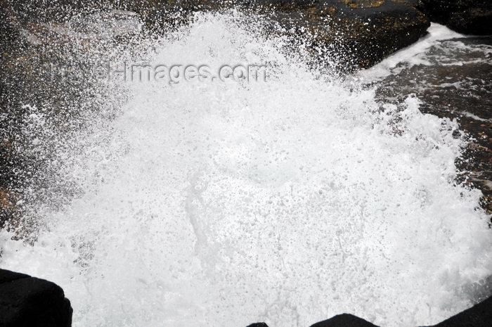 sao-tome124: Boca do Inferno, Cantagalo district, São Tomé and Prícipe / STP: Hell's Mouth blowhole - water explosion / furna de sopro - explosão de água - photo by M.Torres - (c) Travel-Images.com - Stock Photography agency - Image Bank