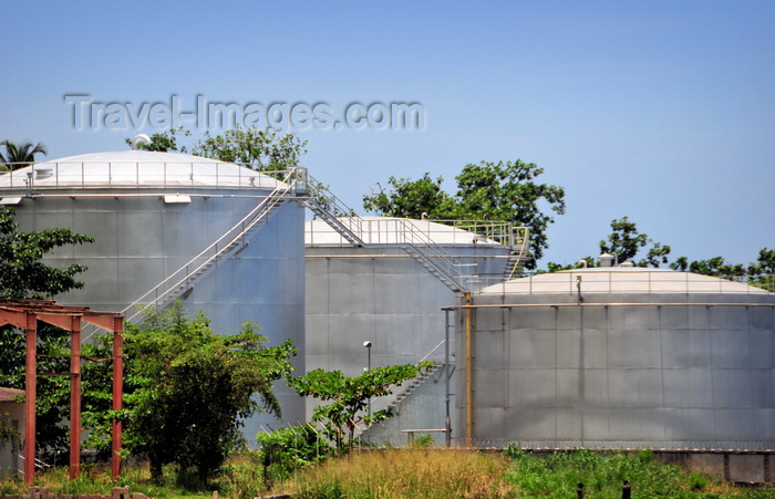 sao-tome176: Neves, Lembá district, São Tomé and Príncipe / STP: fuel tanks near the harbour / tanques de combustível junto ao porto  - photo by M.Torres - (c) Travel-Images.com - Stock Photography agency - Image Bank