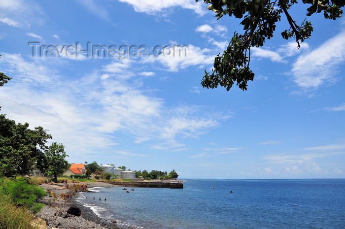 sao-tome177: Neves, Lembá district, São Tomé and Príncipe / STP: beach and harbour / praia e porto - photo by M.Torres - (c) Travel-Images.com - Stock Photography agency - Image Bank