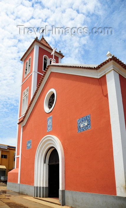 sao-tome213: São Tomé, Água Grande, São Tomé and Príncipe / STP: Church of Our Lady of the Conception - façade of the 'Red Church' / fachada da 'Igreja Vermelha' - Igreja de Nossa Senhora da Conceição - Avenida Conceição - photo by M.Torres - (c) Travel-Images.com - Stock Photography agency - Image Bank