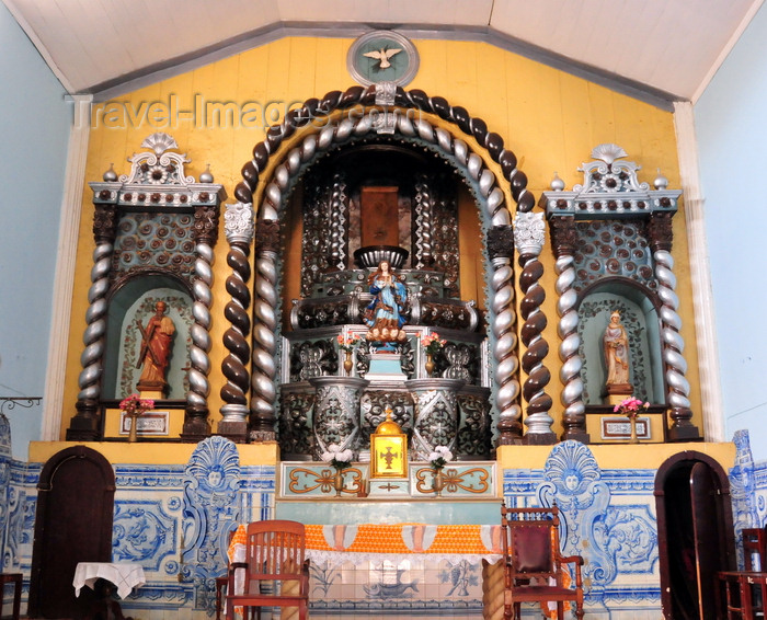 sao-tome214: São Tomé, Água Grande, São Tomé and Príncipe / STP: altar - interior of the Church of Our Lady of the Conception - 'Boa Conceição' / altar - interior da Igreja de Nossa Senhora da Conceição - photo by M.Torres - (c) Travel-Images.com - Stock Photography agency - Image Bank