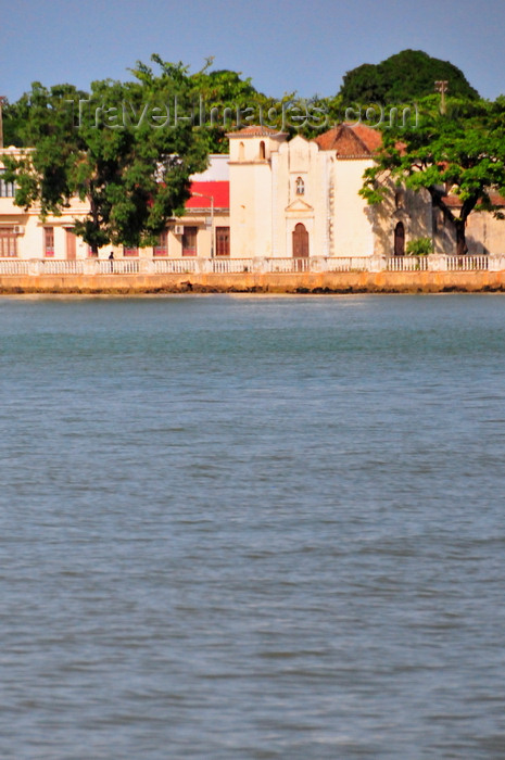 sao-tome277: São Tomé, São Tomé and Príncipe / STP: Bom Jesus church / igreja do Bom Jesus - Avenida Marginal - photo by M.Torres - (c) Travel-Images.com - Stock Photography agency - Image Bank