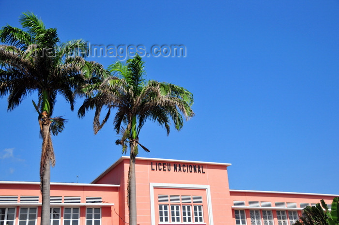 sao-tome289: São Tomé, São Tomé and Príncipe / STP: National Lyceum - detail - waterfront avenue / detalhe do Liceu Nacional, ex-Escola Técnica Silva Cunha - Av. Marginal - photo by M.Torres - (c) Travel-Images.com - Stock Photography agency - Image Bank