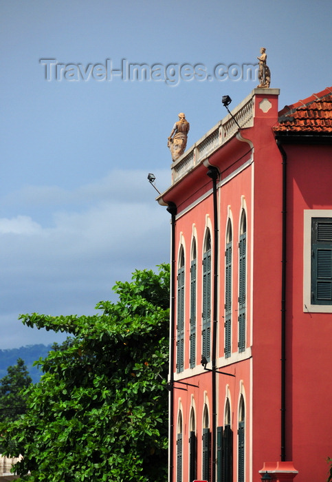 sao-tome30: São Tomé, São Tomé and Príncipe / STP: House of Culture / Casa da Cultura - Rua do Município - photo by M.Torres - (c) Travel-Images.com - Stock Photography agency - Image Bank