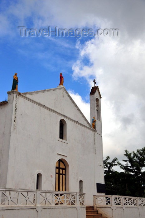 sao-tome47: Madalena, Mé-Zóchi district, São Tomé and Príncipe / STP: the main church - façade reading 'hope, faith and charity' / igreja matriz - esperança, fé e caridade - photo by M.Torres - (c) Travel-Images.com - Stock Photography agency - Image Bank