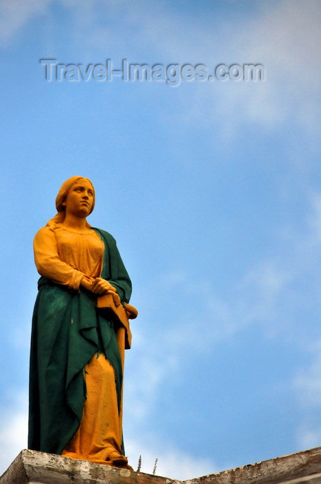 sao-tome48: Madalena, Mé-Zóchi district, São Tomé and Príncipe / STP: the main church - statue of Hope, atop the façade's gable  / igreja matriz - estátua representando a Esperança - photo by M.Torres - (c) Travel-Images.com - Stock Photography agency - Image Bank