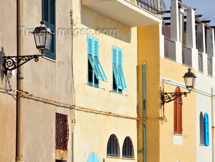 sardinia168: Alghero / L'Alguer, Sassari province, Sardinia / Sardegna / Sardigna: sunny façades on Bastioni Marco Polo - photo by M.Torres - (c) Travel-Images.com - Stock Photography agency - Image Bank