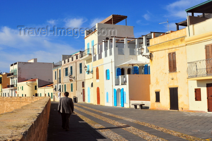 sardinia169: Alghero / L'Alguer, Sassari province, Sardinia / Sardegna / Sardigna: houses with terraces and pergolas along the Marco Polo bastion - photo by M.Torres - (c) Travel-Images.com - Stock Photography agency - Image Bank