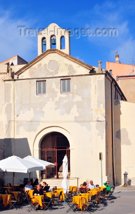 sardinia171: Alghero / L'Alguer, Sassari province, Sardinia / Sardegna / Sardigna: pavment café and the Mt.Carmel church - chiesa del Carmelo - Bastioni Marco Polo - photo by M.Torres - (c) Travel-Images.com - Stock Photography agency - Image Bank