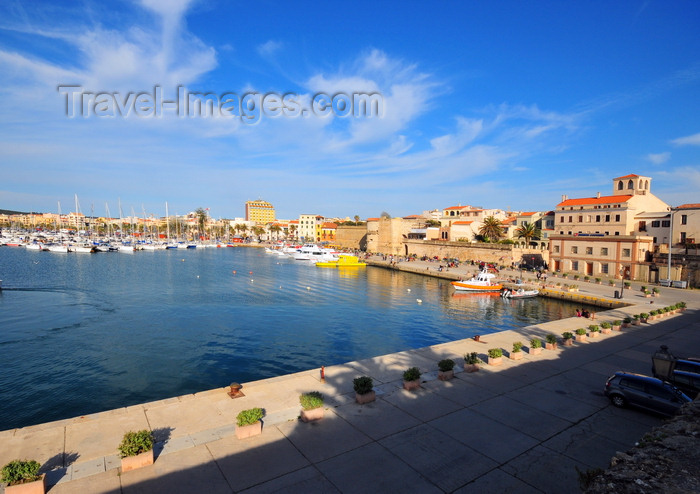 sardinia181: Alghero / L'Alguer, Sassari province, Sardinia / Sardegna / Sardigna: panorama of the Porto Antico from the Magellan bastion - the town is know as Barceloneta, for its Catalan heritage - photo by M.Torres - (c) Travel-Images.com - Stock Photography agency - Image Bank