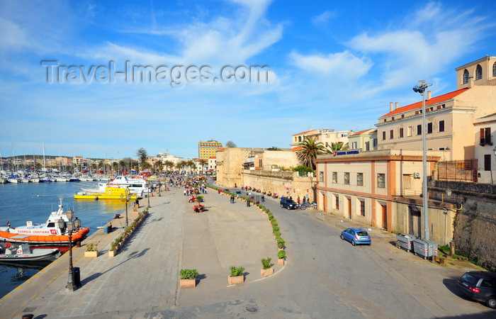 sardinia182: Alghero / L'Alguer, Sassari province, Sardinia / Sardegna / Sardigna: Porto Antico - Customs and Coast Guard building - photo by M.Torres - (c) Travel-Images.com - Stock Photography agency - Image Bank