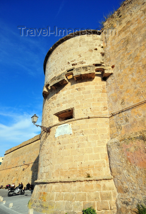 sardinia183: Alghero / L'Alguer, Sassari province, Sardinia / Sardegna / Sardigna: Maddalena bastion, facing the old harbour - Porto Antico - photo by M.Torres - (c) Travel-Images.com - Stock Photography agency - Image Bank