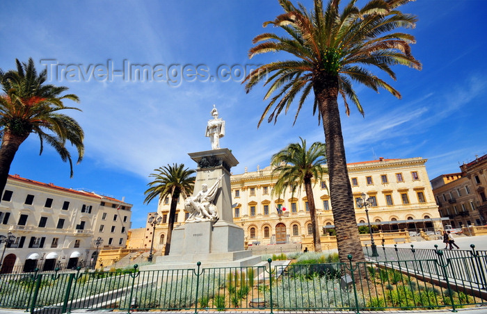 sardinia206: Sassari / Tàthari , Sassari province, Sardinia / Sardegna / Sardigna: Piazza d' Italia - palm trees and statue of Vittorio Emanuele II, symbol of the Italian Risorgimento - Palazzo della Provincia in the background - photo by M.Torres - (c) Travel-Images.com - Stock Photography agency - Image Bank