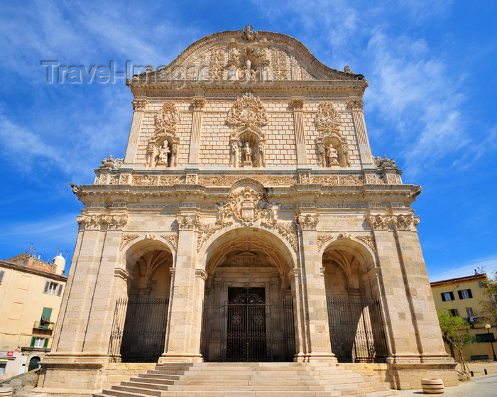 sardinia225: Sassari / Tàthari , Sassari province, Sardinia / Sardegna / Sardigna: Cathedral of St. Nicholas - rectangular portico surmounted by four niches - Duomo di San Nicola - quartiere di Sant'Apollinare - photo by M.Torres - (c) Travel-Images.com - Stock Photography agency - Image Bank