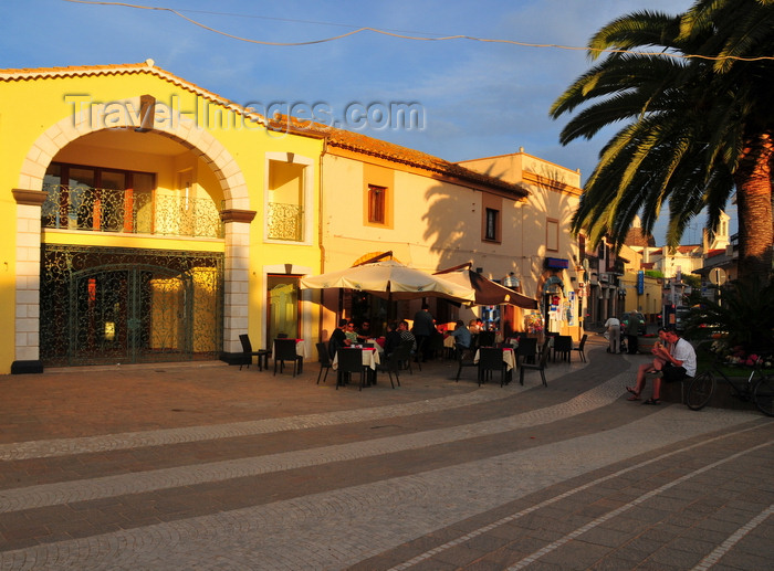 sardinia246: Pula, Cagliari province, Sardinia / Sardegna / Sardigna: pavement café - Piazza del Popolo - Via Nora - photo by M.Torres - (c) Travel-Images.com - Stock Photography agency - Image Bank