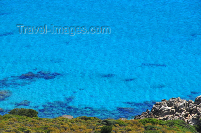 sardinia276: Castiadas municipality, Cagliari province, Sardinia / Sardegna / Sardigna: clear blue water of the Tyrrhenian Sea - Sarrabus sub-region - photo by M.Torres - (c) Travel-Images.com - Stock Photography agency - Image Bank