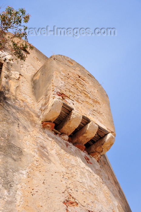 sardinia28: Arbatax / Arbatassa, Tortolì, Ogliastra province, Sardinia / Sardegna / Sardigna: Saracen watchtower - console detail - photo by M.Torres - (c) Travel-Images.com - Stock Photography agency - Image Bank