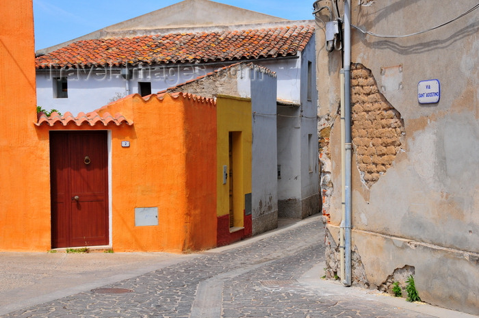 sardinia283: Muravera / Murèra, Cagliari province, Sardinia / Sardegna / Sardigna: old houses on Via Sant'Agostino - Sarrabus sub-region - photo by M.Torres - (c) Travel-Images.com - Stock Photography agency - Image Bank