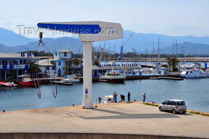 sardinia29: Arbatax / Arbatassa, Tortolì, Ogliastra province, Sardinia / Sardegna / Sardigna: Tortolì-Arbatax port - Pagnottelli crane for yachts - photo by M.Torres - (c) Travel-Images.com - Stock Photography agency - Image Bank