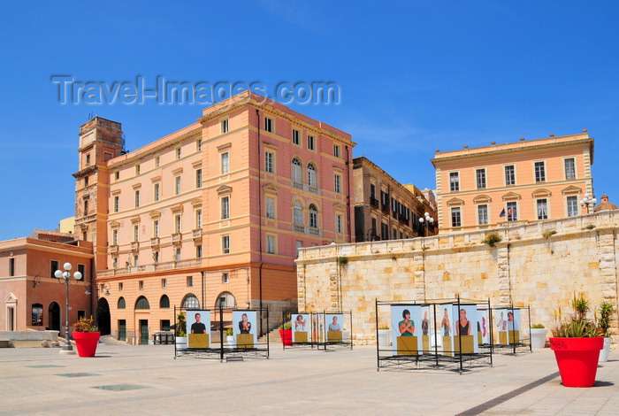 sardinia320: Cagliari, Sardinia / Sardegna / Sardigna: Palazzo Boyle and Scuole di S. Caterina - photo exhibition on Terrazza Umberto I - Palazzo Boyl, built in 1840 by Charles Pilo Boyle, Marquis Putifigari, of Catalan origin, commander of the Royal Artillery arsenal,  incorporates a thirteenth century tower by Giovanni Capula - quartiere Castello - photo by M.Torres - (c) Travel-Images.com - Stock Photography agency - Image Bank